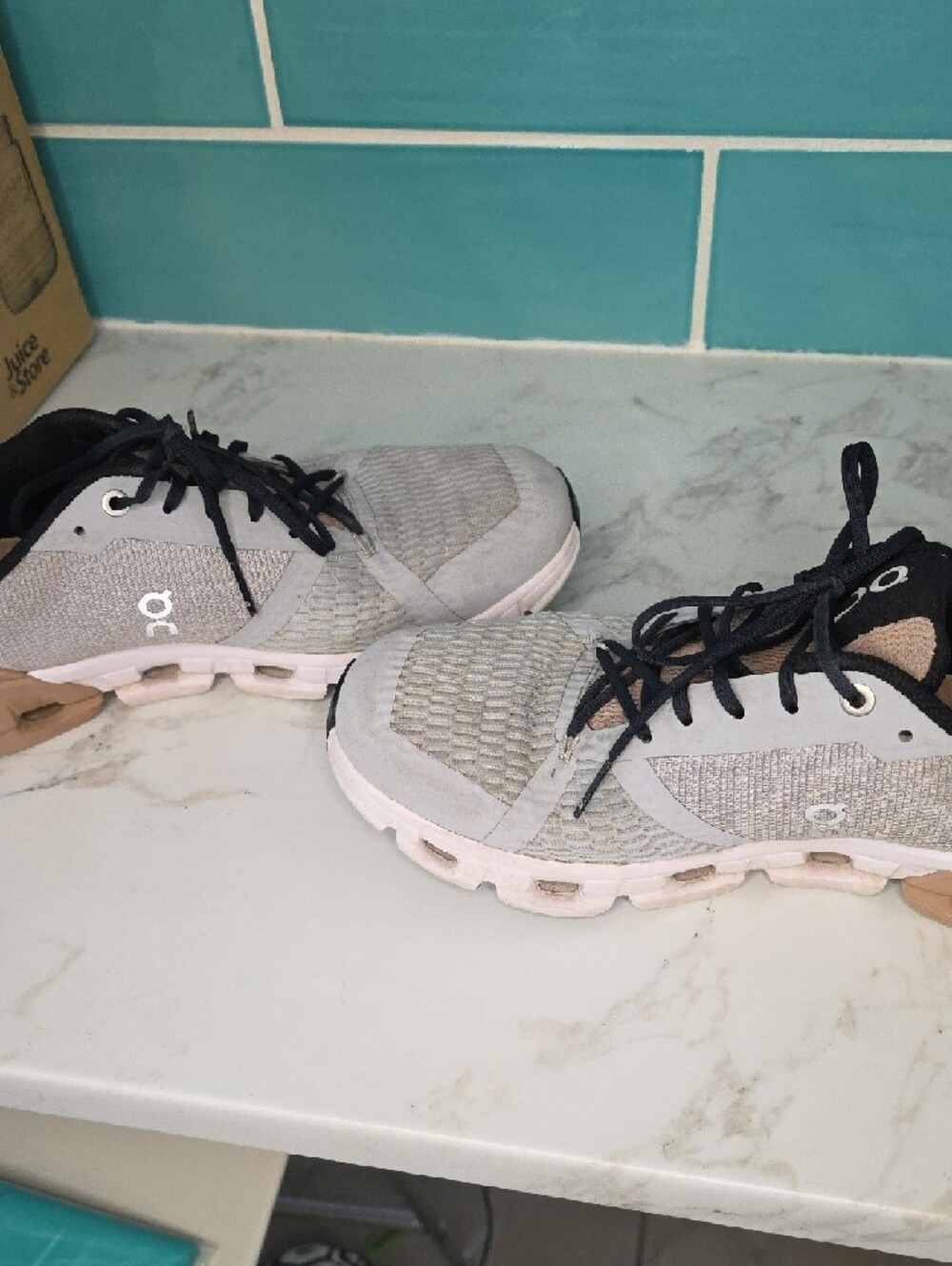 On Cloud Flyer Glacier/Rosebrown Running Shoes Size 11 - Picture 6 of 9
